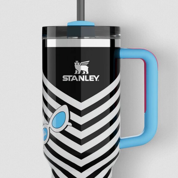 Stanley X Barbie 1959 Original 40oz Quencher Chevron Print NWT - Picture 3 of 3